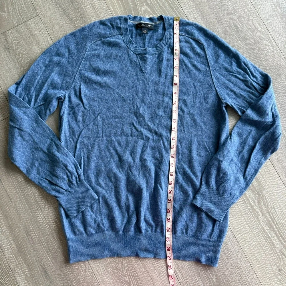 Banana Republic Mens Blue Italian Yarn Perfect Comfort Crew Neck Sweater‎ Size M